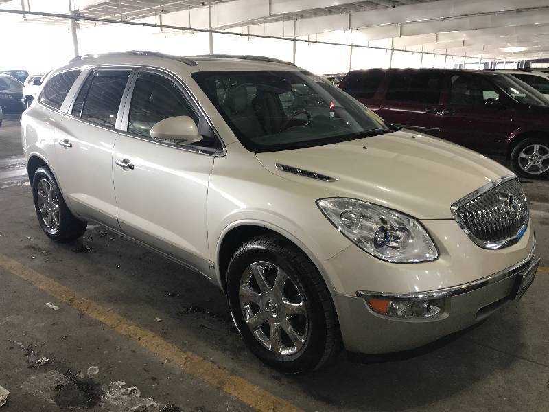 lot 7 image: 2008 Buick Enclave CXL AWD
