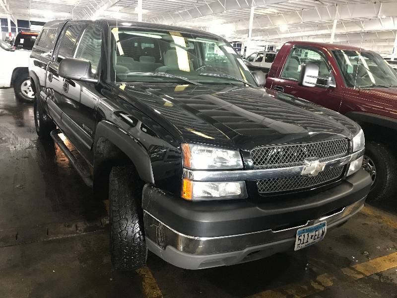 lot 9 image: 2004 Chevrolet Silverado 2500HD LS 4x4