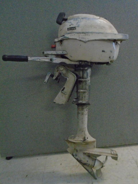 lot 7 image: 1964 Johnson Outboard Motor