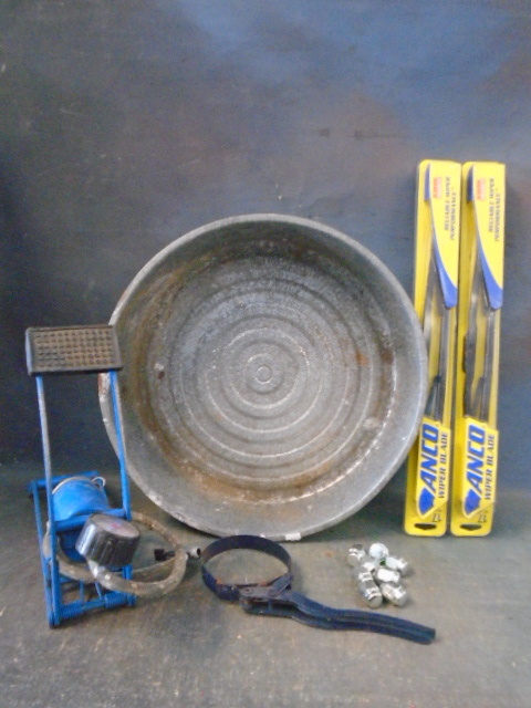 lot 20 image: Windshield Wipers & more