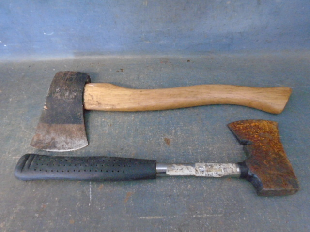 lot 22 image: Hatchets
