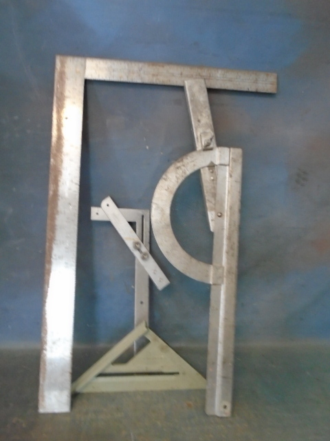 lot 26 image: Assorted Tools