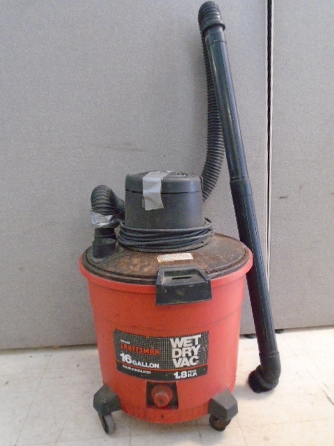 lot 29 image: Craftsman WetDry Vac