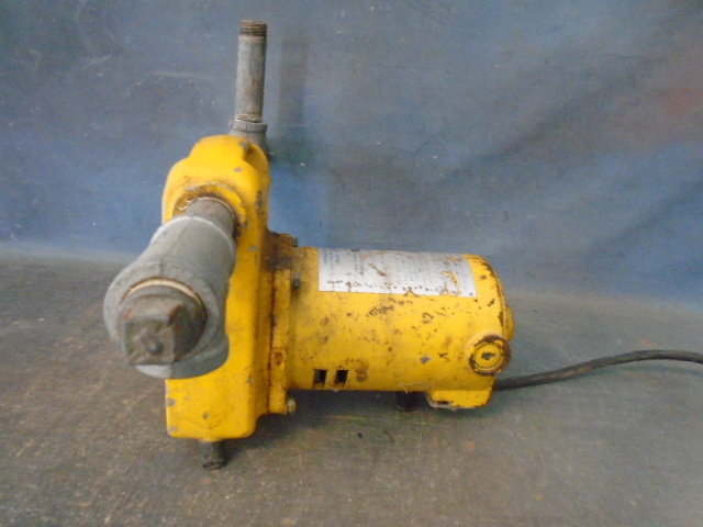 lot 33 image: Wayne Porta Pump
