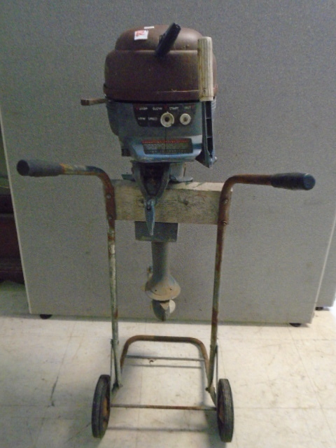 lot 62 image: Older Outboard Motor