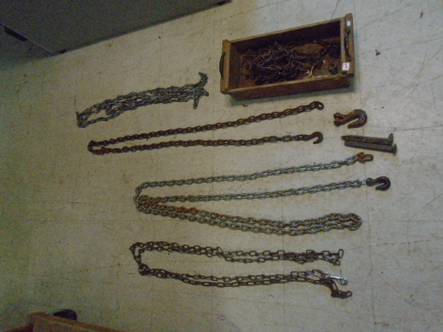 lot 64 image: 5 Assorted Chains