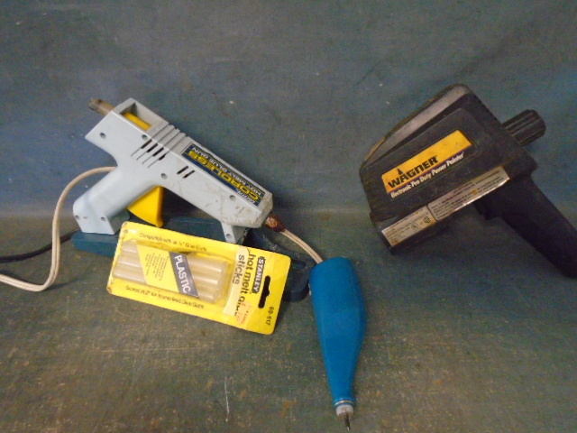 lot 65 image: Glue Gun, Wagner Sprayer Gun, Electric Graver