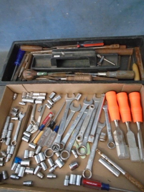 lot 77 image: Sockets & Punches