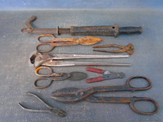 lot 79 image: Vintage Nail Puller, Assorted Snips and More