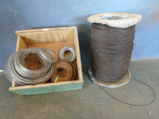lot 91 image: Wire and String