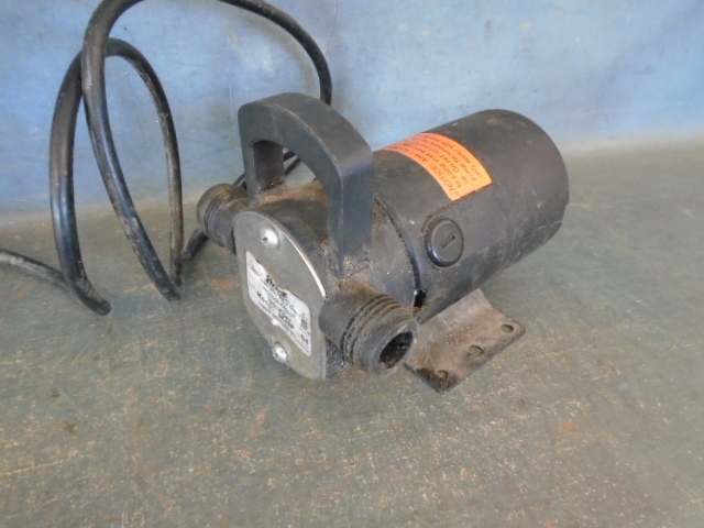 lot 106 image: Simer Pump