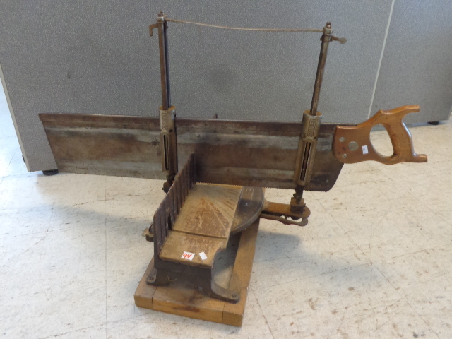 lot 94 image: Vintage Miter Box & Saw