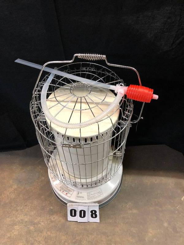 lot 8 image: Portable Kerosene Keater