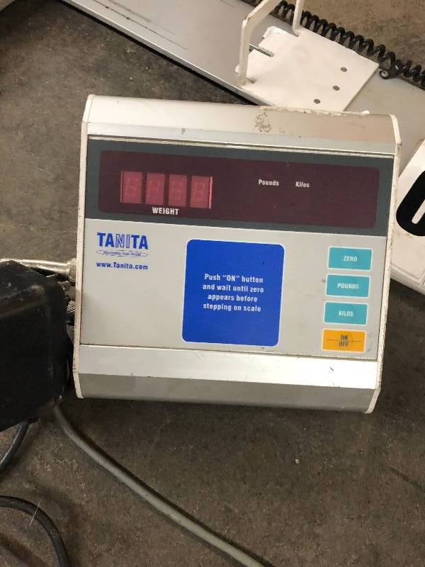 lot 16 image: Tanita Folding Wheelchair Scale