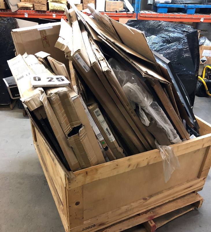lot 25 image: Office Supplies Salvage Pallet