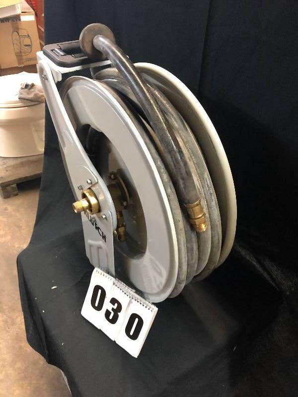 lot 30 image: Industrial Air Hose Reel -  12 X 50FT
