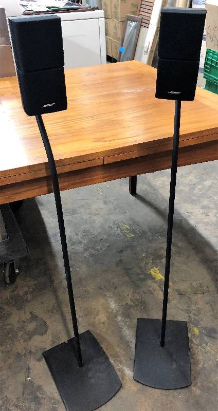 lot 17 image: BOSE Surround Sound Speakers with ReceiverCD Player