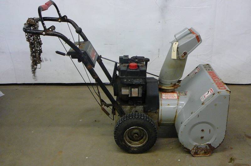 lot 2 image: Craftsman Snow Blower