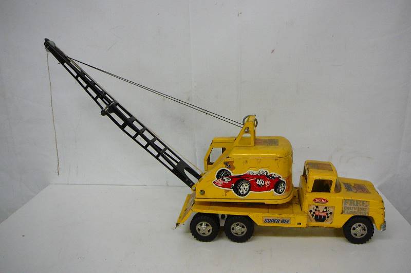 lot 9 image: Tonka Truck