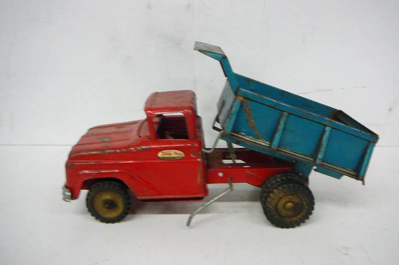 lot 10 image: Tonka Dump Truck