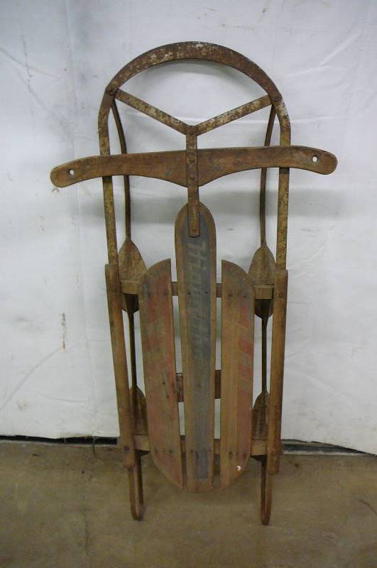 lot 22 image: Vintage Sled