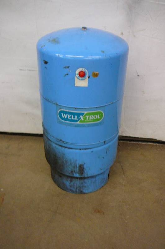 lot 23 image: Pressure Tank