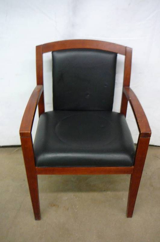 lot 25 image: Office Chair