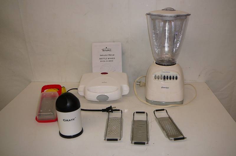 lot 36 image: Kitchen Items