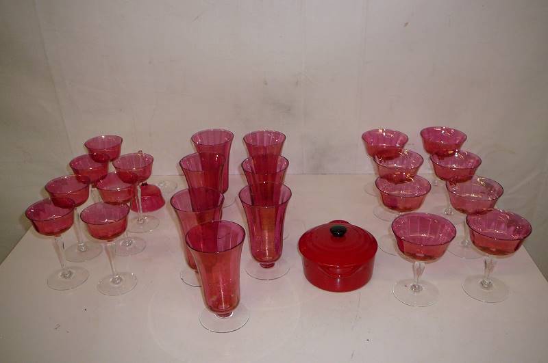 lot 38 image: Glassware
