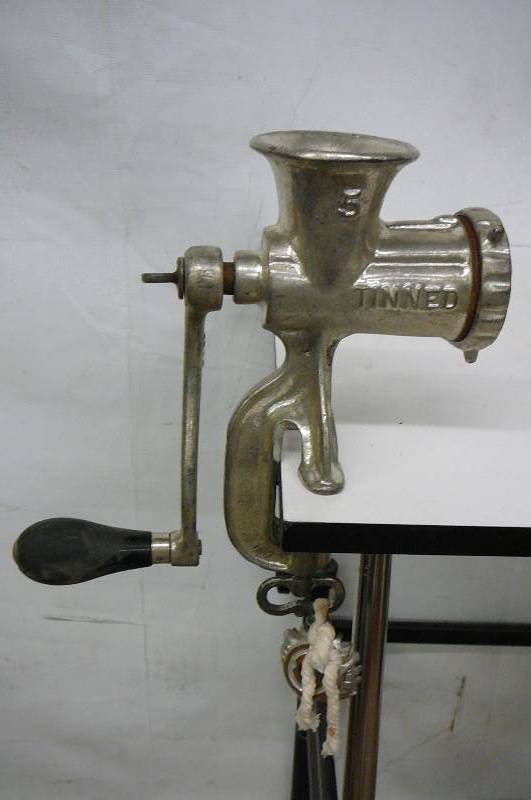 lot 60 image: Meat Grinder