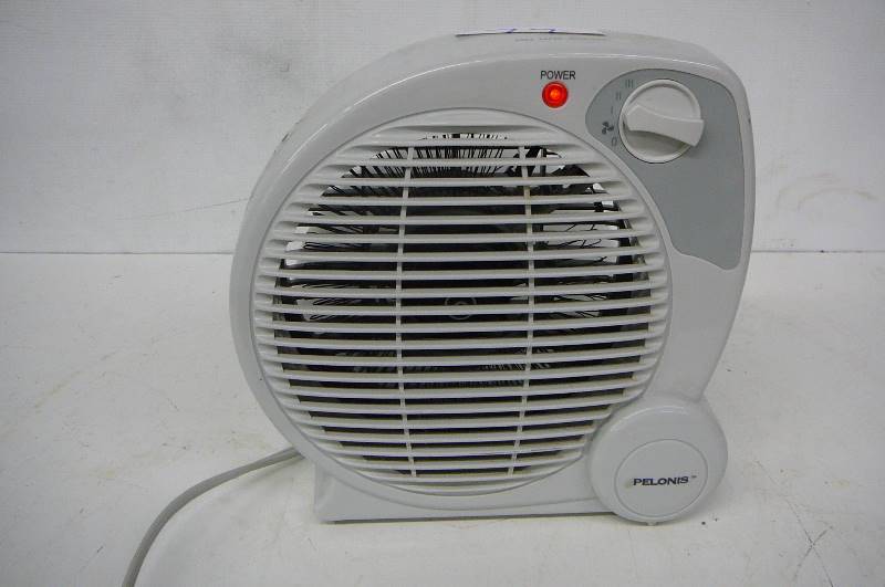 lot 77 image: Fan Heater
