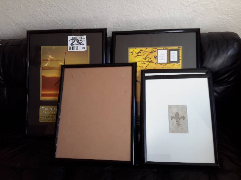 2 nice inspirational pictures.. Bulletin Board, 2 frames