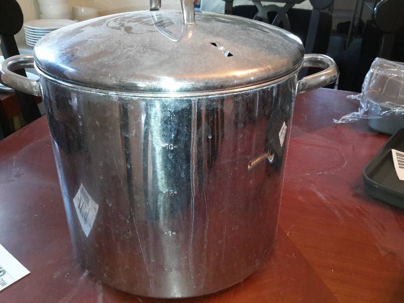 Large 16 Quart Cook pot with Cover..