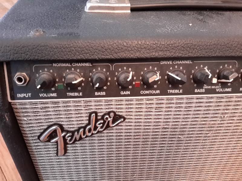 FENDER,Model Princeton 112 Plus, Type PR290 Speaker.  Jim Dunlop, CRY BABY foot peddle.