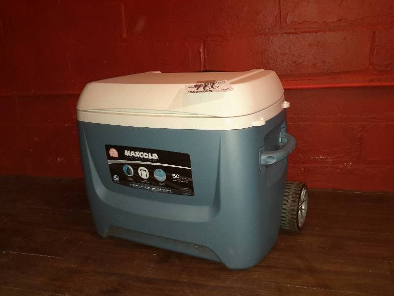 MAXCOLD Cooler on Wheels