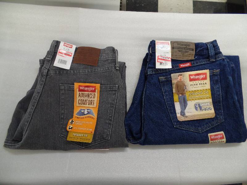lot 15 image: Mens Jeans