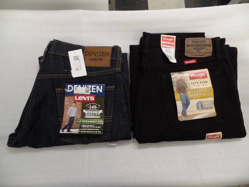 lot 18 image: Mens Jeans