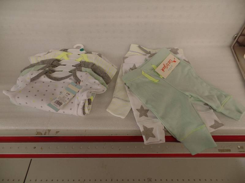 lot 28 image: 0-3M baby clothes