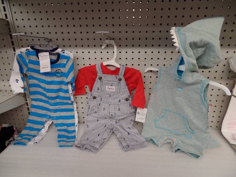 lot 39 image: Newborn clothes