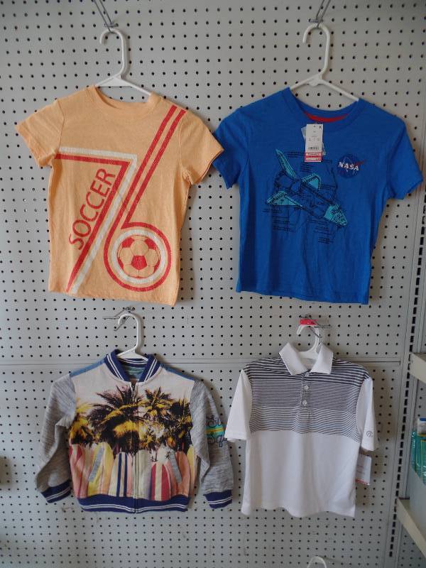 lot 51 image: XS (4-5) Boys Clothes