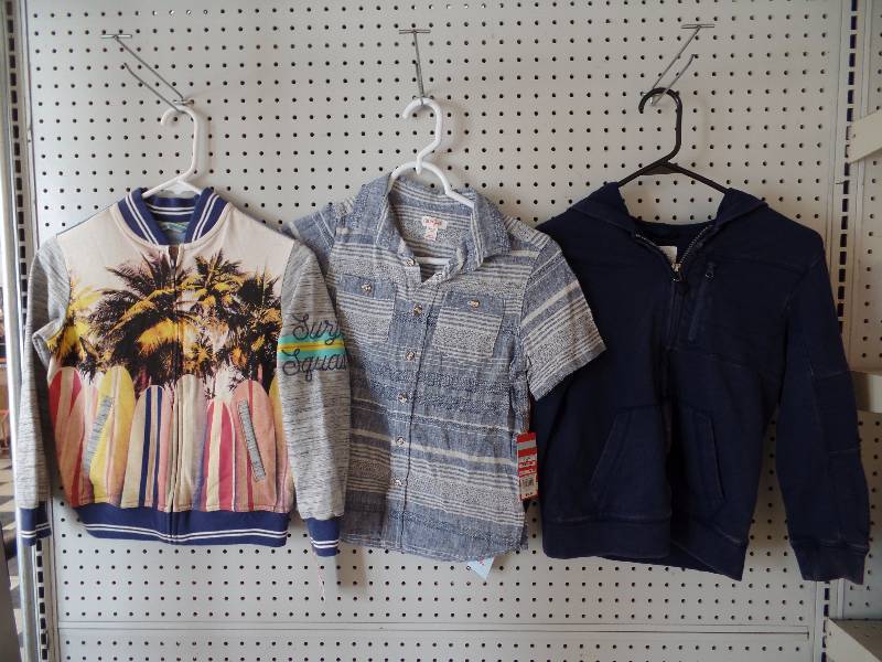 lot 54 image: S (66X) Boys Clothes