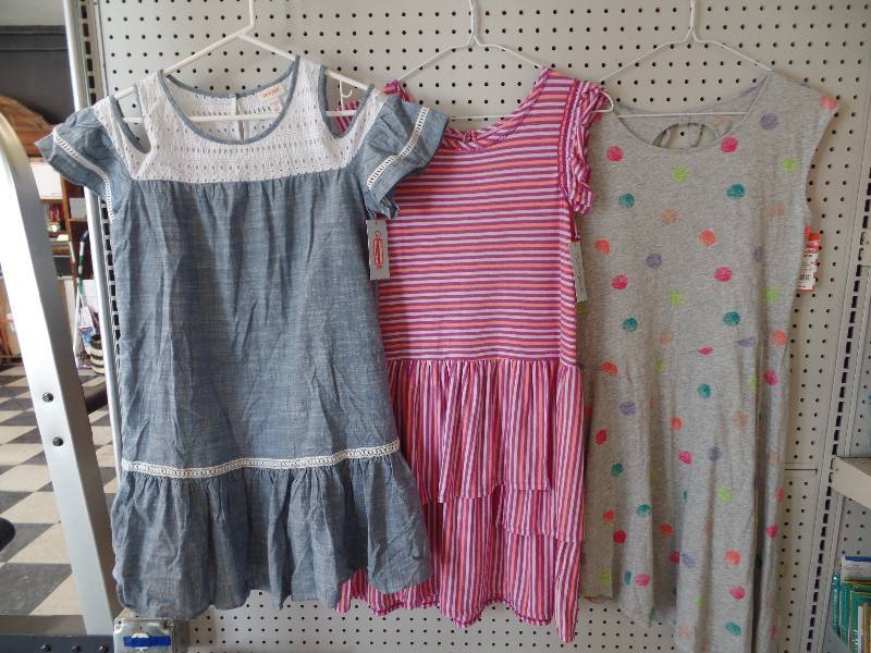 lot 57 image: XL (1416) Girls Dresses
