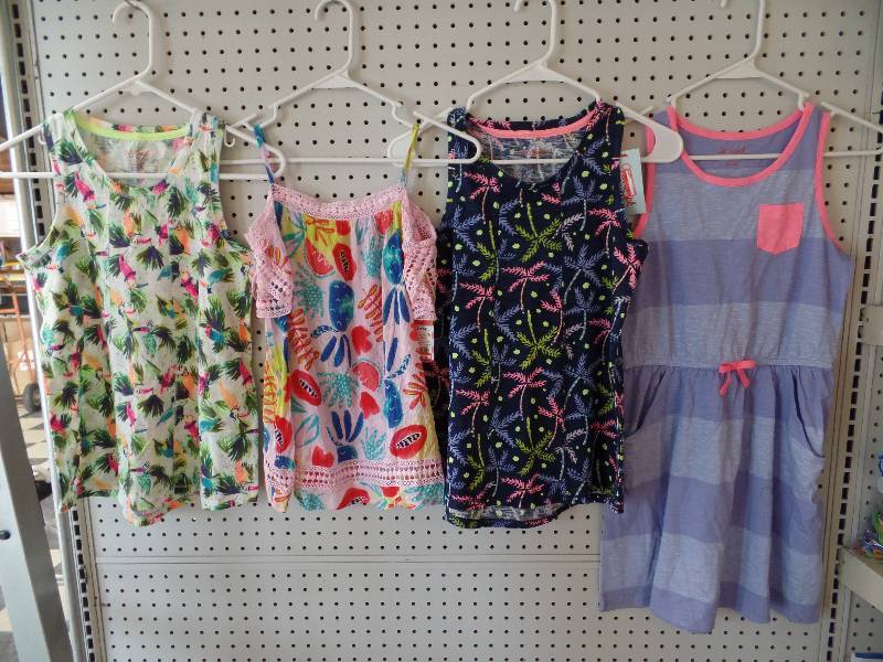 lot 61 image: L (10-12) Girls Clothes