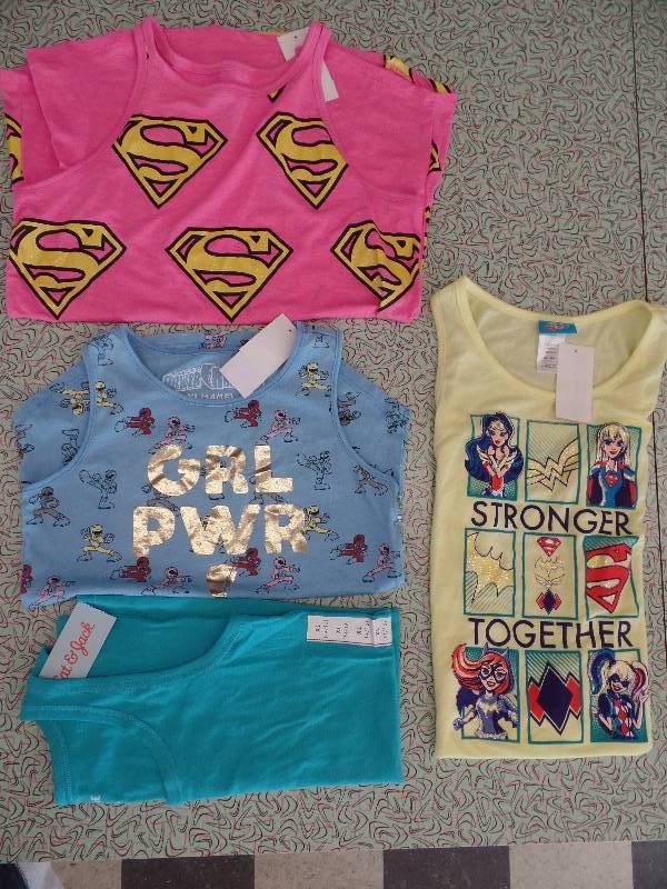 lot 70 image: XL (1416) Girls Tanks