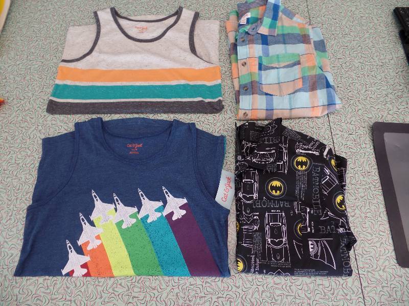 lot 72 image: XL (1416) Boys Tops