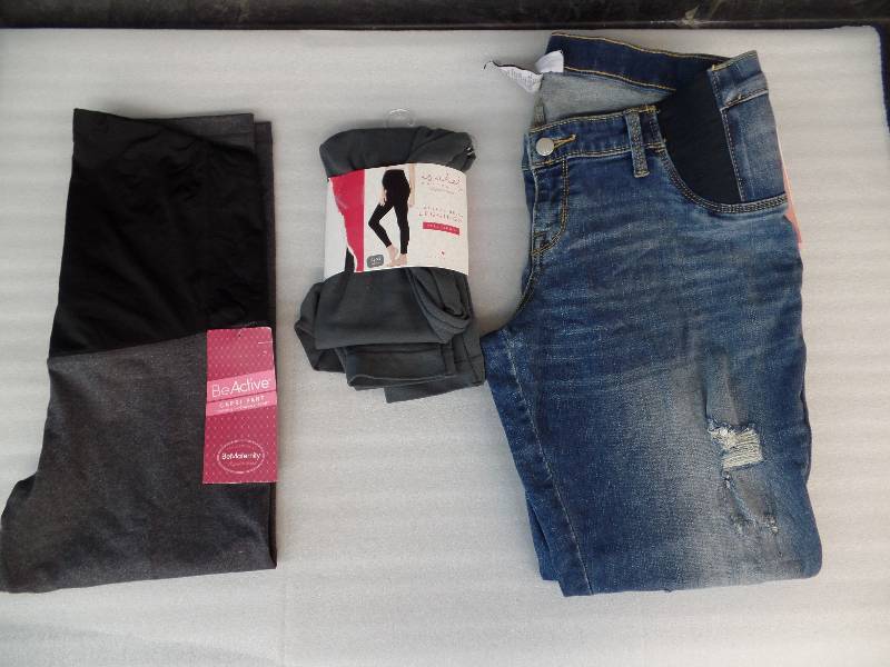 lot 83 image: Maternity Size SM Pants