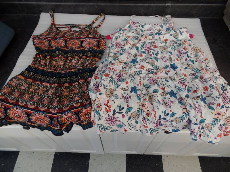 lot 88 image: Womens Size S Clothes