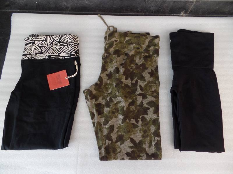 lot 97 image: Womens Size M Pants