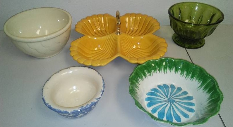 Vintage Roseville Midcentury serving Bowl