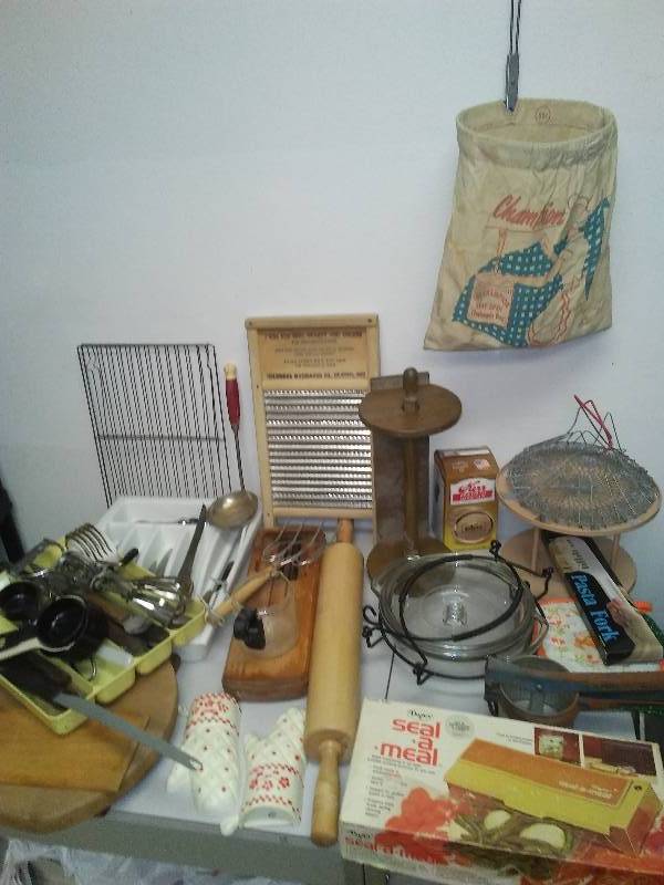 Vintage Cabin Kitchen, seal a Meal in original box